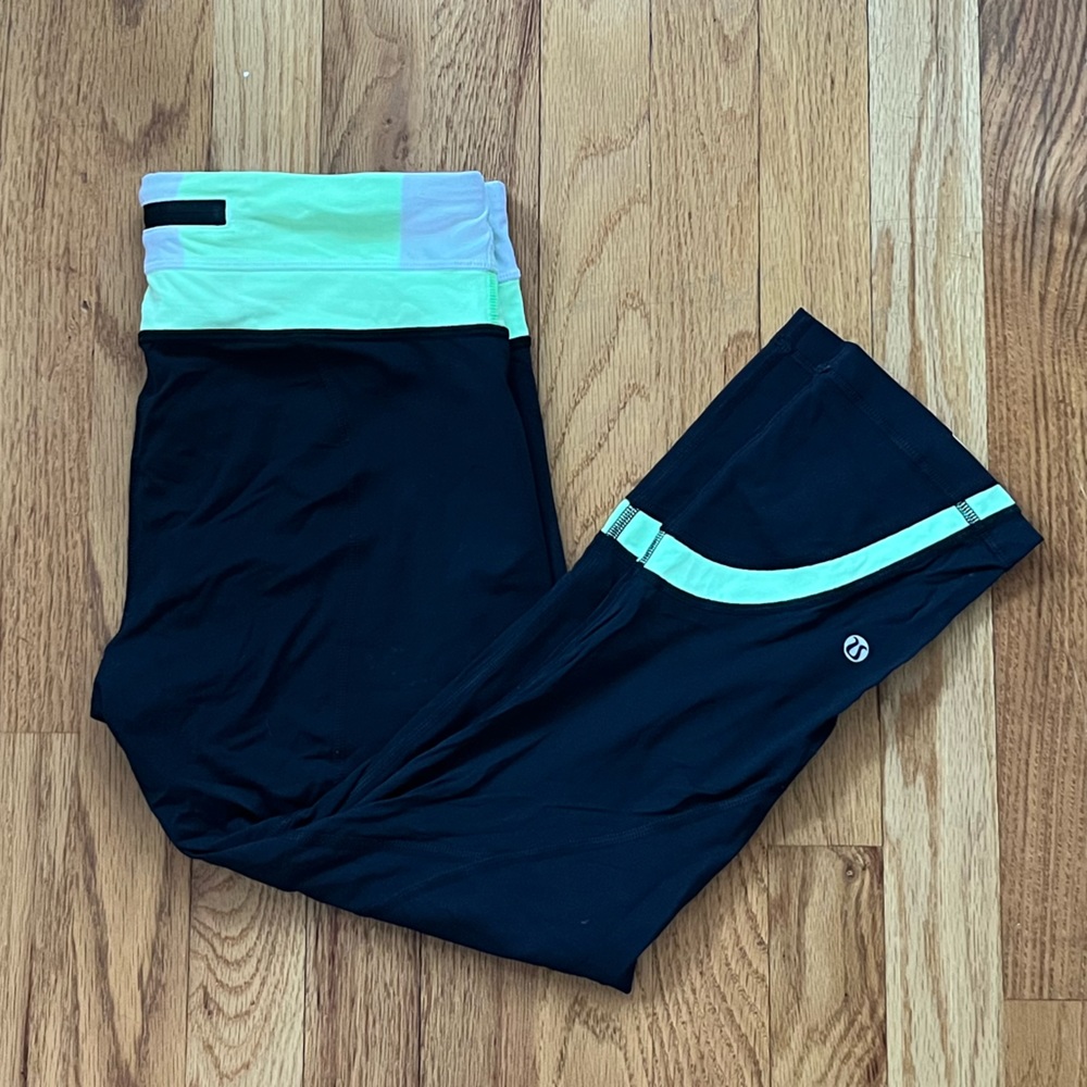Lululemon cropped leggings, size 8